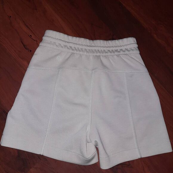 Lululemon Softstreme High Rise Shorts 4" - Picture 2 of 5